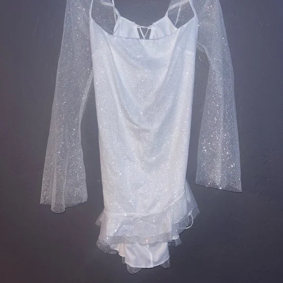 Lucy in the Sky Shimmer Long Sleeve Dress in White - Picture 5 of 6